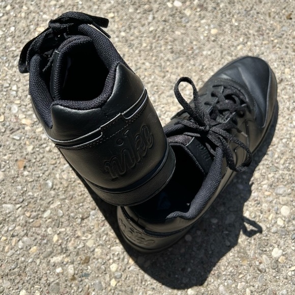 [14] Nike Men’s Ebernon Low Triple Black Sneaker Skate Shoe EUC - Picture 4 of 9